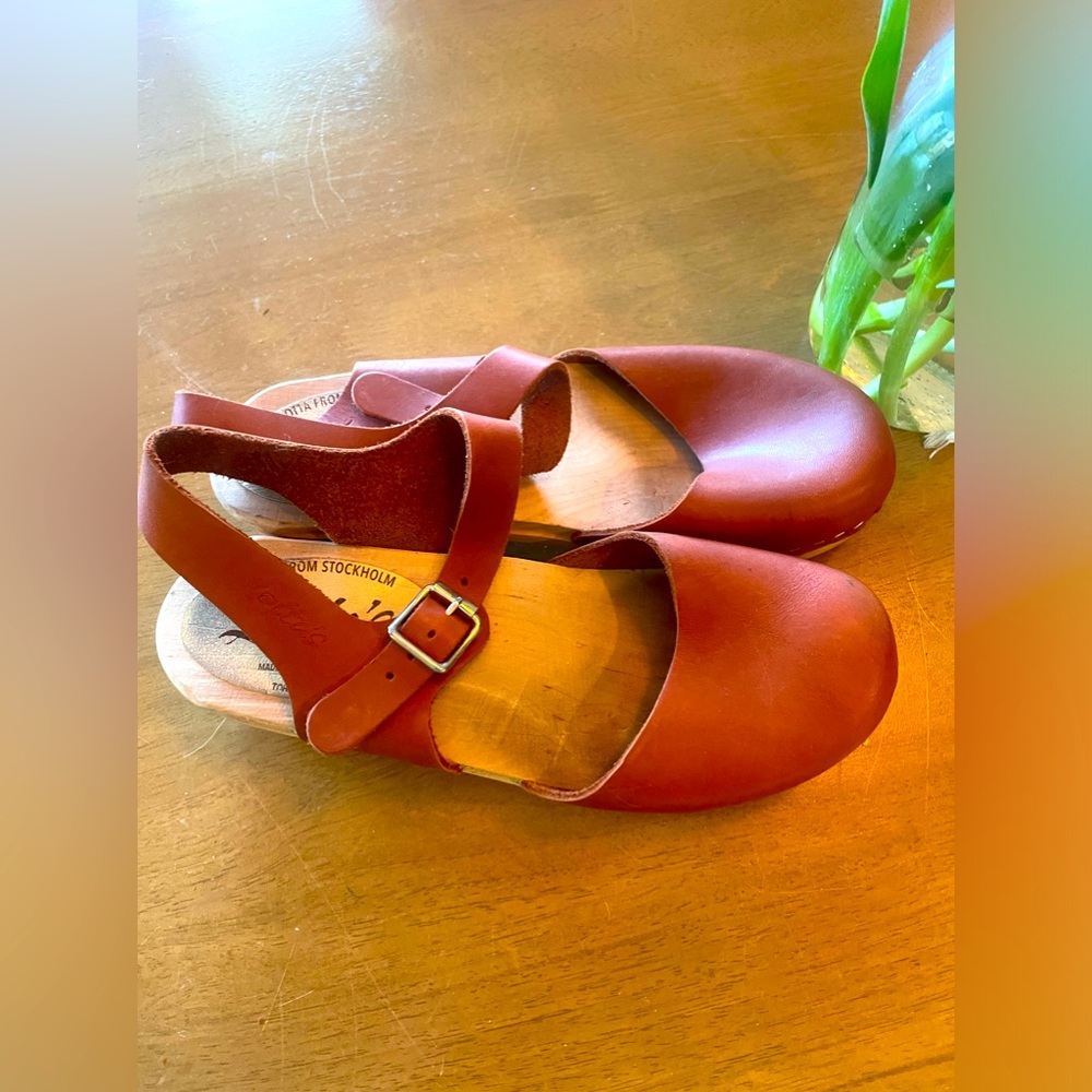 🌷Lotta’s From Stockholm Sweden Clogs🌷
